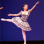 アシブエの踊り